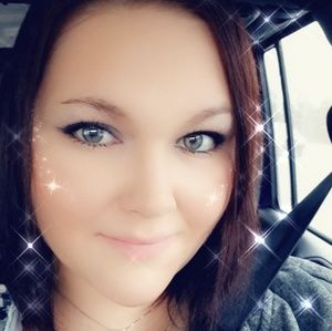 Meet your Posher, Carissa